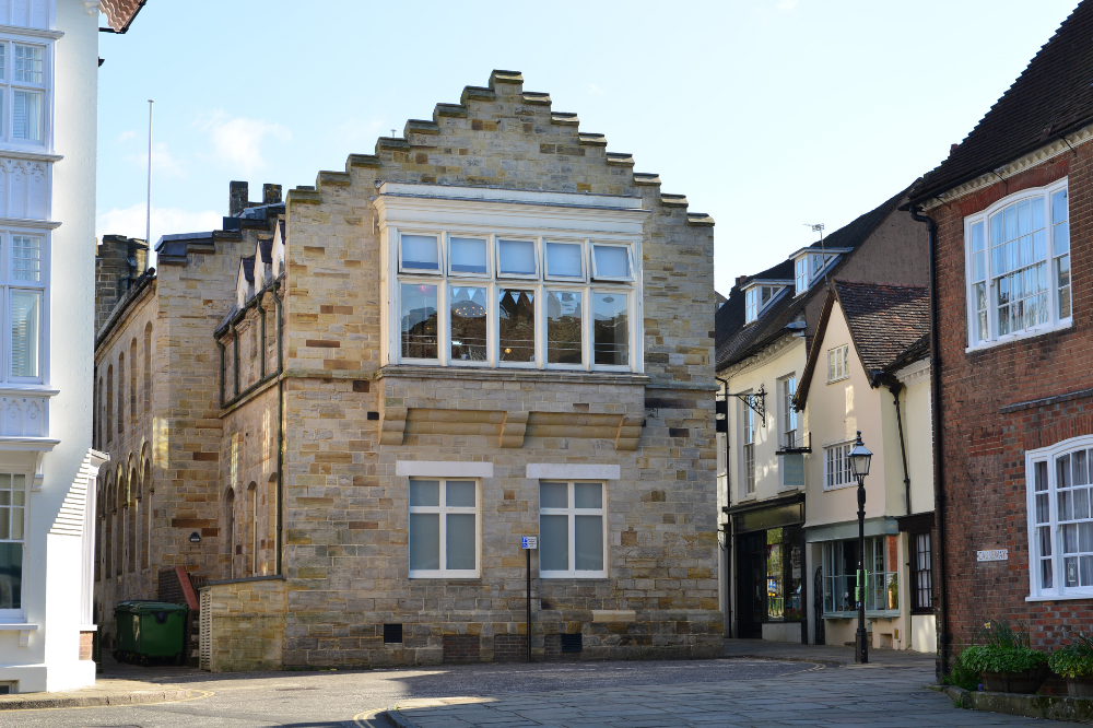 what are the best areas to live in horsham?