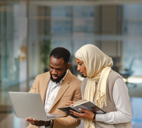 An image of a HR team using the MOVEPLUS platform to centralise their global moves